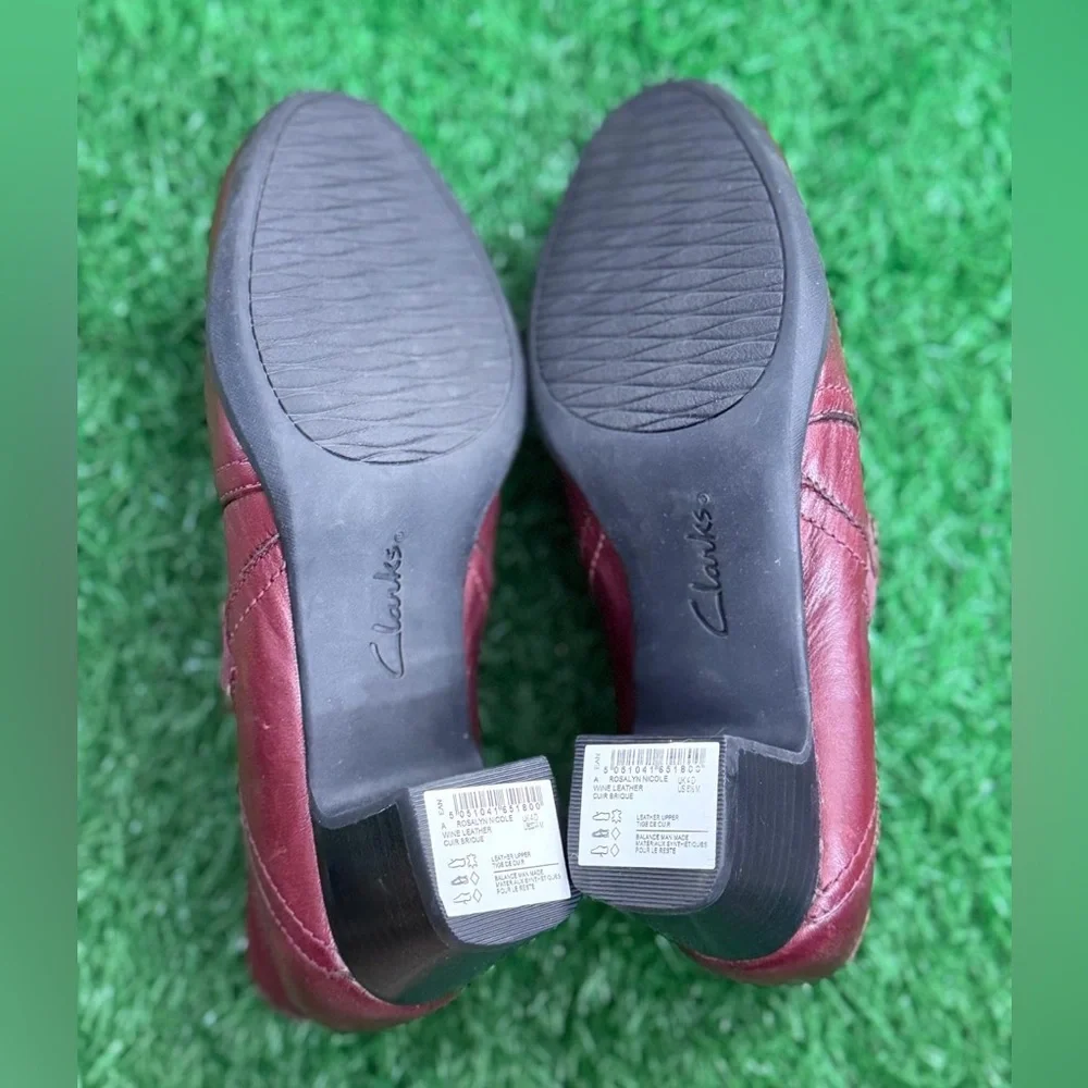 Clarks Rosalyn Nicole‎ womens Slip-On Loafer Size 6.5M Wine leather
